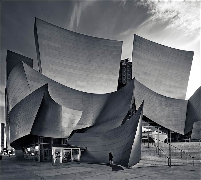 Фрэнк Гери (Frank Gehry): Walt Disney Concert Hall, Los Angeles, California, USA, 2003